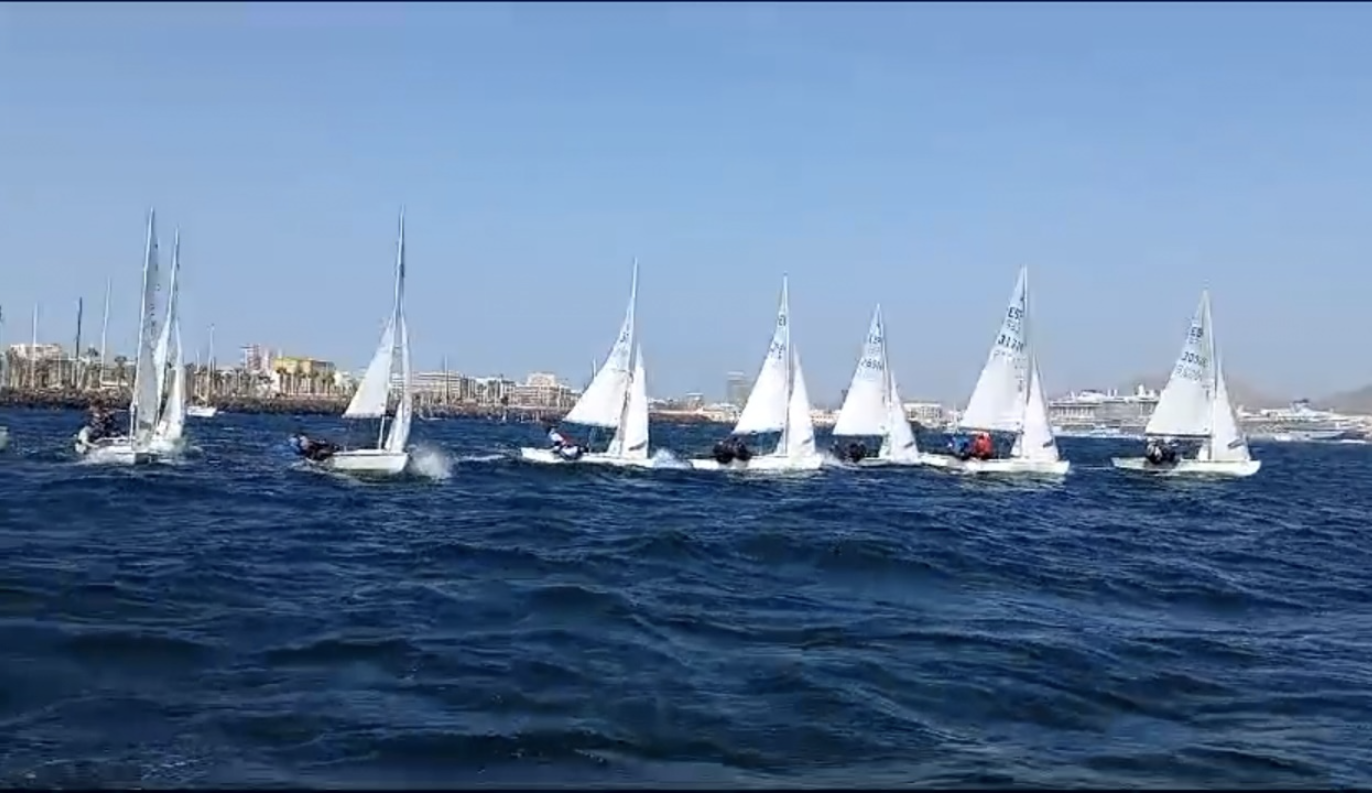 Regata de Año Nuevo Image